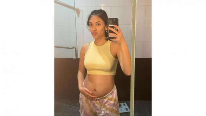 Canti Tachril hamil Anak pertama dari Adipati Dolken