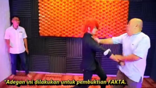 Viral Pesulap Merah Pukul Guru Kebal, Ternyata Tidak Kebal 