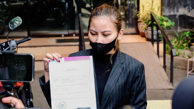 Dokter Siska Khair datangi Komnas Perlindungan Perempuan laporkan Kevin Hillers