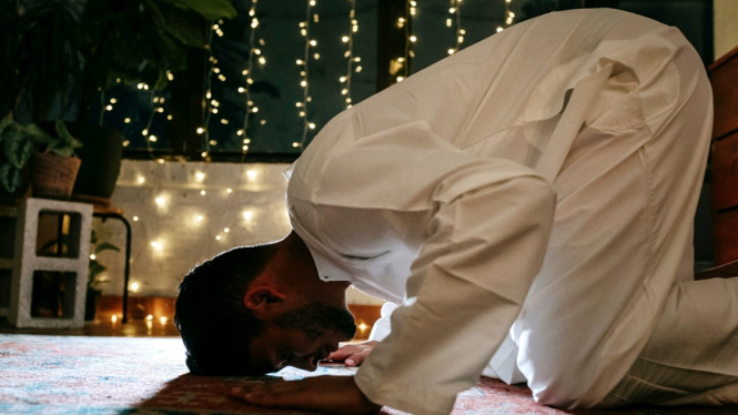 Ilustrasi ibadah solat