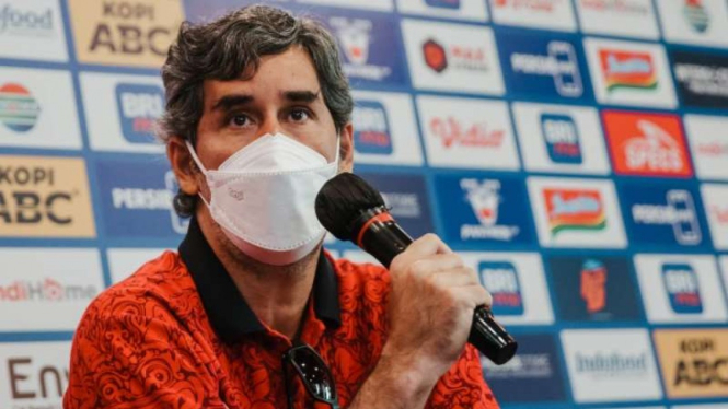 Pelatih Bali United, Stefano Cugurra Teco.