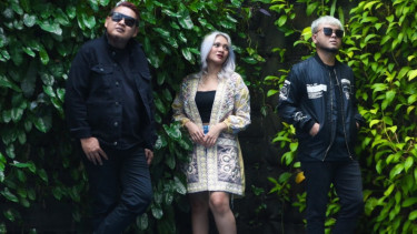 Band Sisi Lain