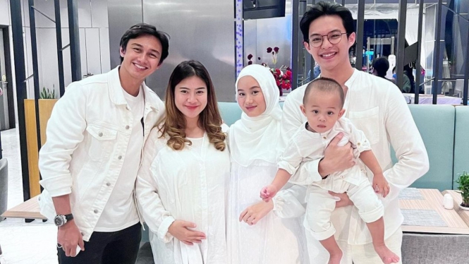 Caesar Hito, Felicya Angelista, Dinda Hauw dan Rey Mbayang. 