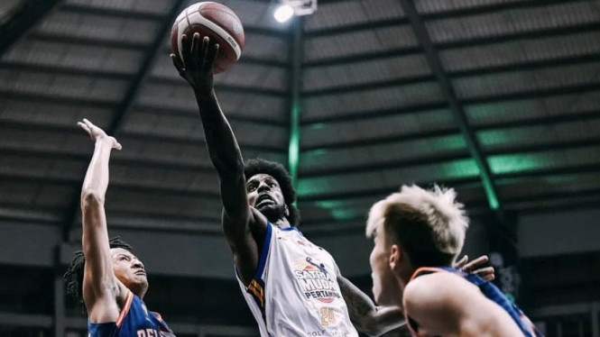 Satria Muda vs Pelita Jaya di gim 2 final IBL 2022