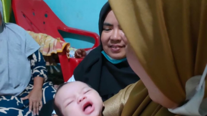 Warga Jambi temukan bayi di Pos Ronda. 
