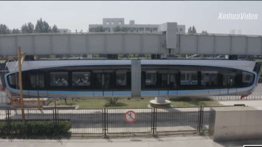 Skytrain di China.