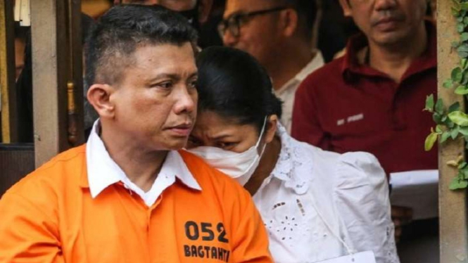 Tersangka Ferdy Sambo bersama istrinya, tersangka Putri Candrawathi