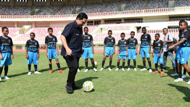 Meteri BUMN, Erick Thohir