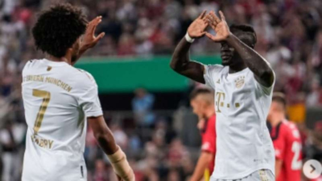 Pemain Bayern Munich, Sadio Mane Rayakan gol