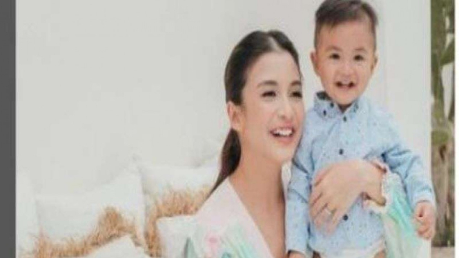 Chelsea Olivia dan putranya