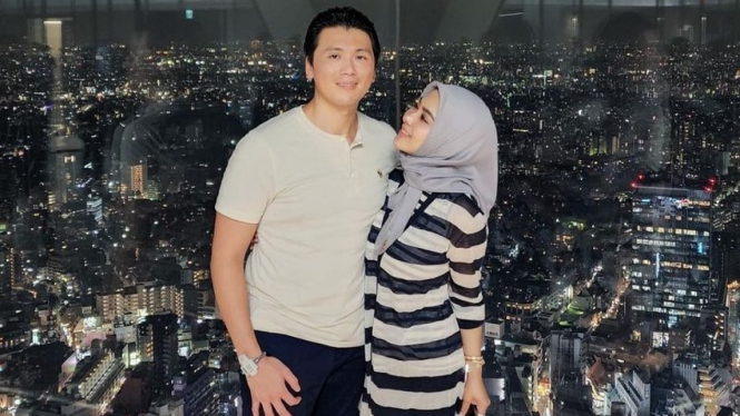 Syahrini dan Reino Barack