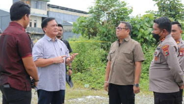 Ketua Harian Kompolnas Benny Mamoto di Timika Papua
