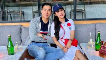 Sandra Dewi dengan suaminya, Harvey Moeis.