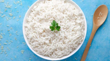Nasi putih.