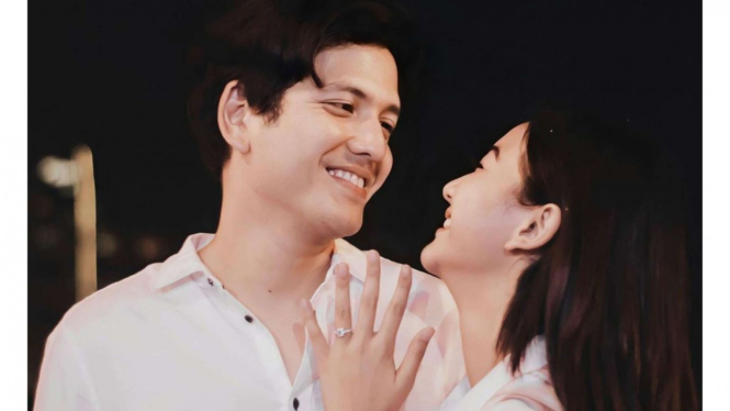 Glenca Chysara dan Rendi Jhon