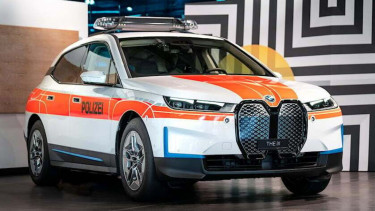 BMW iX