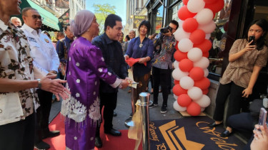 Anggota Komisi VI DPR RI Andre Rosiade bersama Menteri BUMN Erick Thohir ke Belanda dalam rangka melihat secara langsung program BNI Diaspora Go Global.