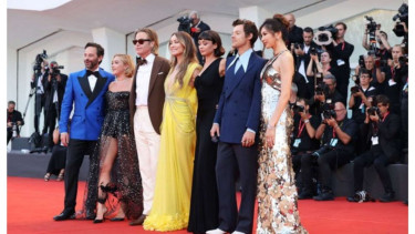 Para pemeran film Don't Worry Darling saat di red carpet