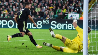 Pertandingan Celtic vs Real Madrid. 