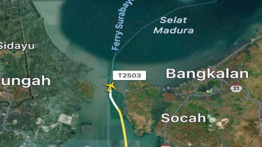 Pesawat latih TNI AL jatuh di selat Madura