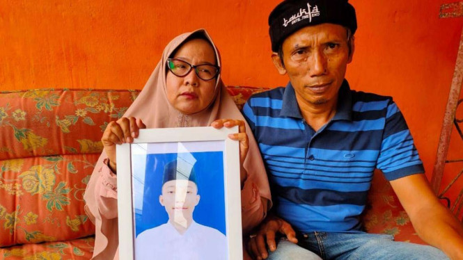Orangtua dari AM, santri Ponpes Gontor, Poorogo yang tewas dianiaya.
