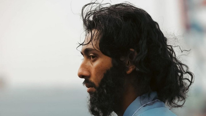 Arya Saloka. 
