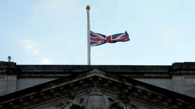 Inggris kibarkan bendera setengah tiang hormati meninggalnya Ratu Elizabeth II