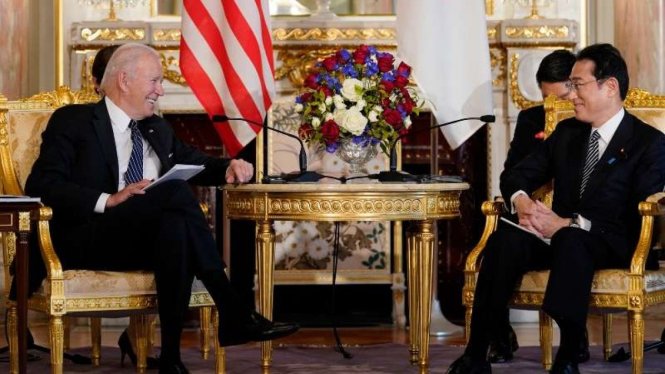 PM Jepang Fumio Kishida bertemu dengan Presiden AS Joe Biden di Istana Akasaka