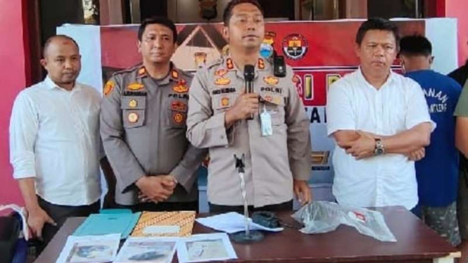 Pelajar dimutilasi.