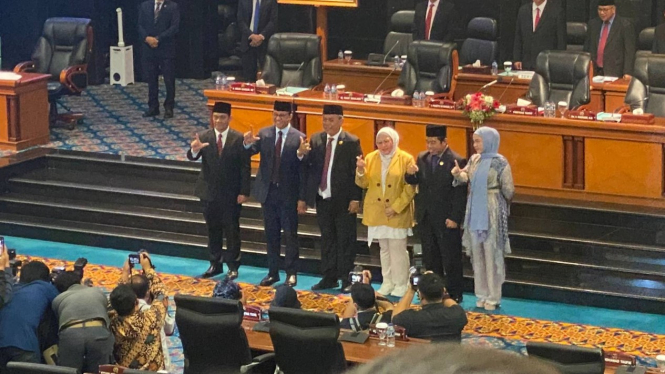 Paripurna DPRD DKI umumkan pemberhentian Anies Baswedan-Ahmad Riza Patria.