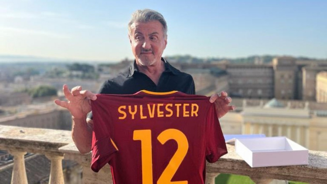 Aktor Sylvester Stallone mendapat hadiah dari AS Roma