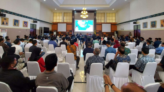Hasto Kristiyanto Beri Kuliah Umum di Universitas Mataram atau Unram