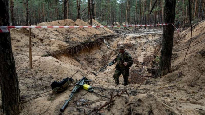 Kuburan massal ditemukan di Izium, Ukraina