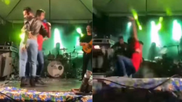 Viral! Dua Pria Asyik Joget Hingga Panggung Roboh, Netizen: Azab