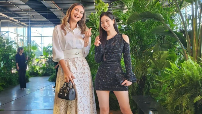 Luna Maya dan Dahyun TWICE.