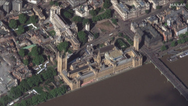 Antrian ke Westminster Hall dari Tangkapan Satelit 