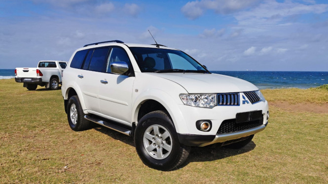 Mitsubishi Pajero Sport generasi kedua.