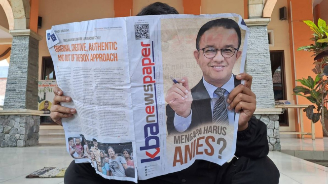 Tabloid yang menulis pencitraan Gubernur DKI Jakarta Anies Baswedan.