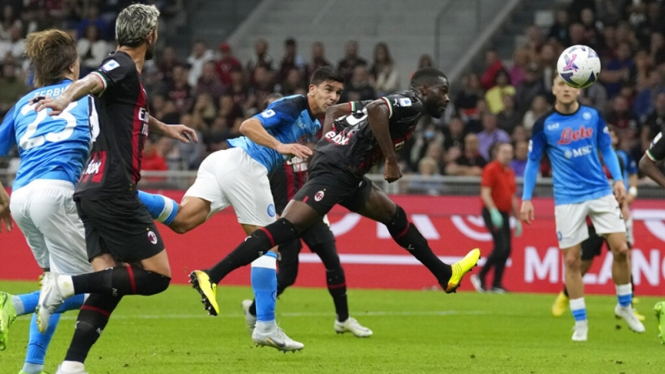 AC Milan vs Napoli dalam pertemuan di Serie A 2022/2023