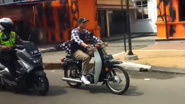 Viral polisi kejar pengendara motor jadul enggak pakai helm.