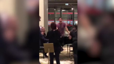 Video PM Kanada Justin Trudeau menyanyi lagu Bohemian Rhapsody