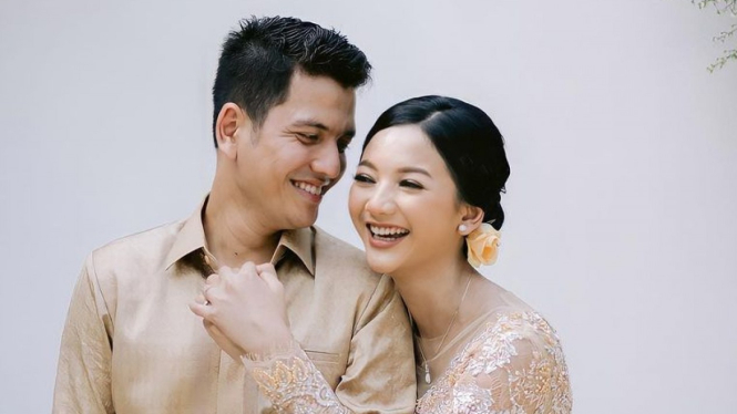 Glenca Chysara dan Rendi Jhon