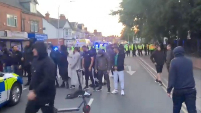 Muslim Pakistan dan Hindu India Bentrok Gara-gara Pertandingan Kriket di Leicester, Inggris.