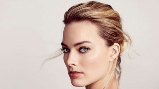Cium Brad Pitt di Film Babylon, Margot Robbie: Itu Nggak Ada di Naskah