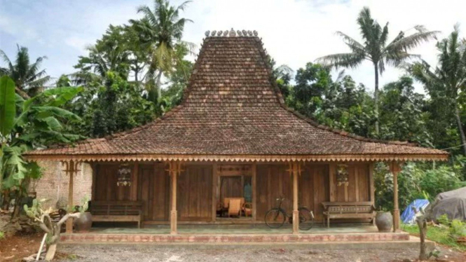 Rumah adat Joglo Sinom