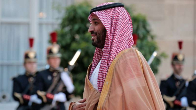 Pangeran MBS saat berada di Istana Elysee Paris bertemu dengan Presiden Macron
