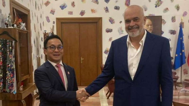 Dubes RI Iwan Bogananta bertemu dengan Albania Edi Rama 