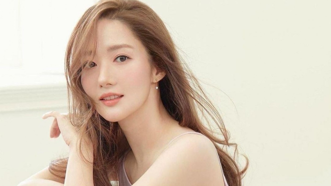 Park Min Young.