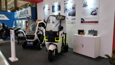 Kendaraan roda tiga untuk disabilitas
