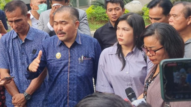 Kekasih Brigadir Yosua, Vera Boru Simanjuntak (dua dari kanan).